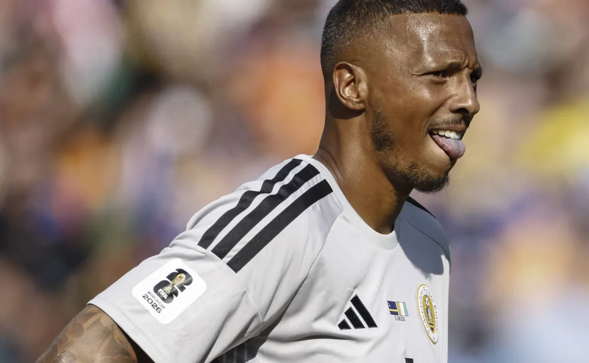 Herói de Curaçao na Copa leva gol do meio-campo e viraliza nos Estados Unidos