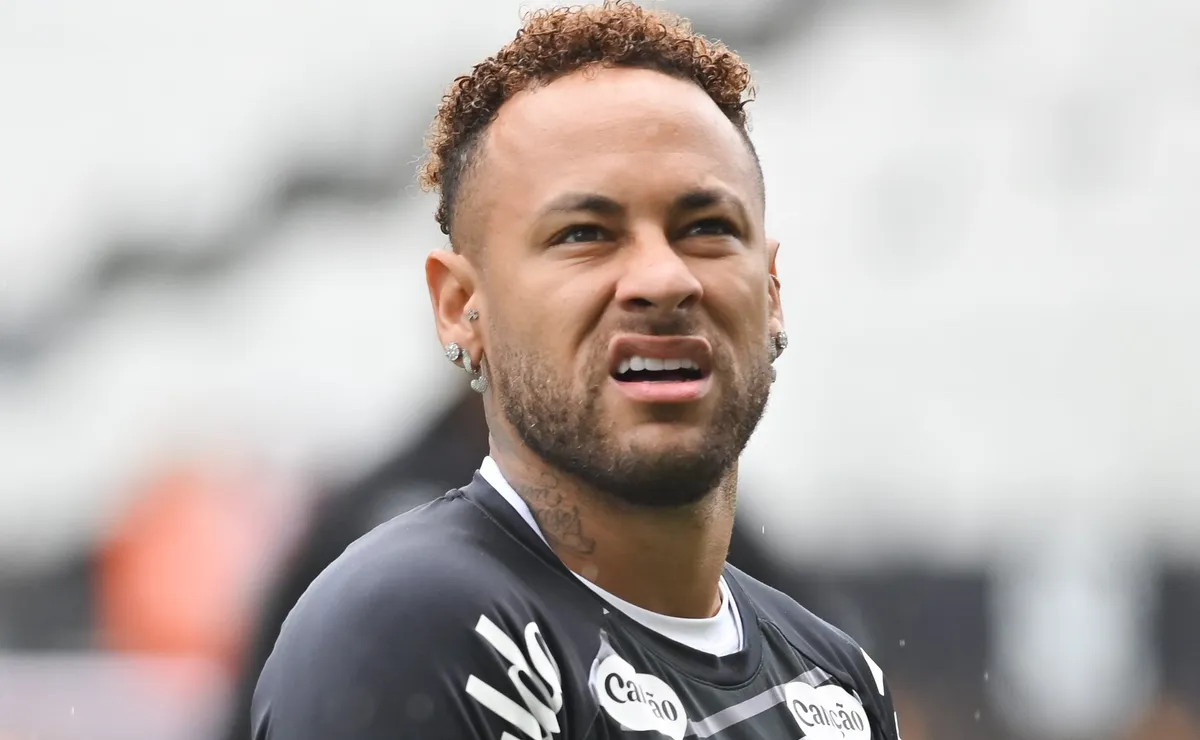 Suspenso de novo, Neymar supera total de cartões de 2025 com 10 jogos a menos