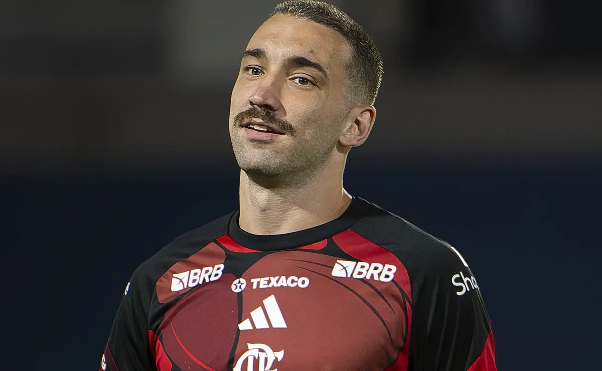 Flamengo ‘ignora’ sondagens do exterior e não negocia saída de Léo Ortiz, crava jornalista