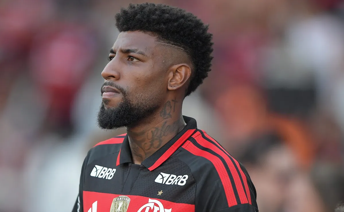 “Pega na máscara”: Royal detalha lance perdido e justifica tropeço do Flamengo