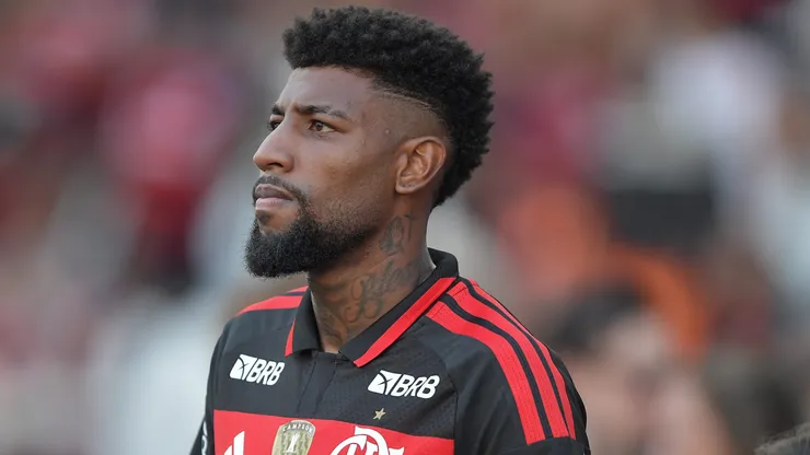 Emerson Royal jogador do Flamengo durante partida contra o Botafogo no estadio Engenhao pelo campeonato Carioca 2026. Foto: Thiago Ribeiro/AGIF
