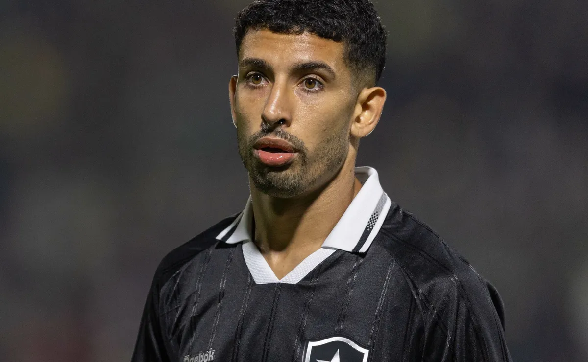Franclim Carvalho comenta situação de Santi Rodríguez no Botafogo após polêmica: “É uma novidade”