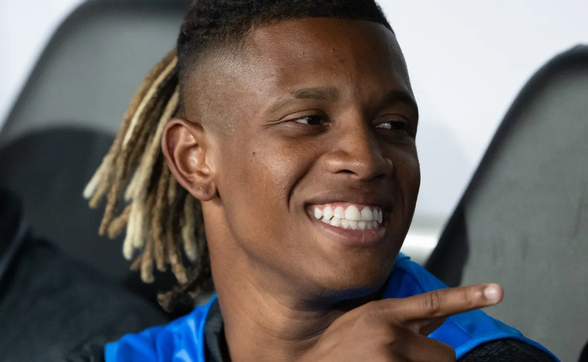 Estafe de Danilo vê com bons olhos ida ao Newcastle após proposta do Palmeiras rejeitada pelo Botafogo