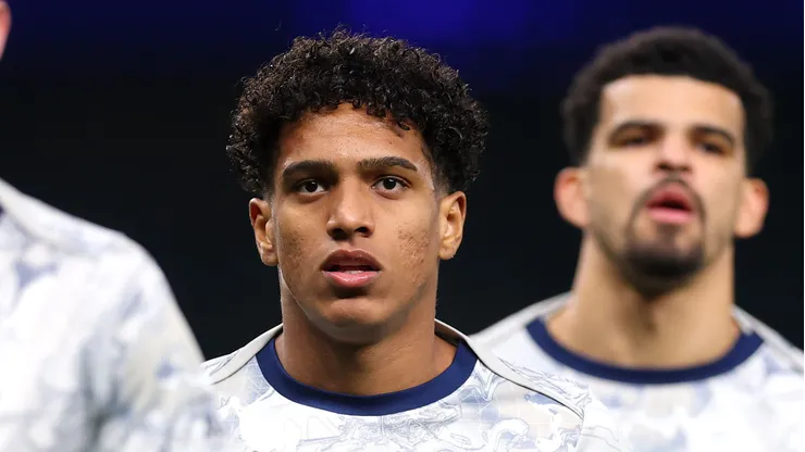 Menino da Vila, Souza foi vendido ao Tottenham em janeiro e já pode ser vendido ao Benfica