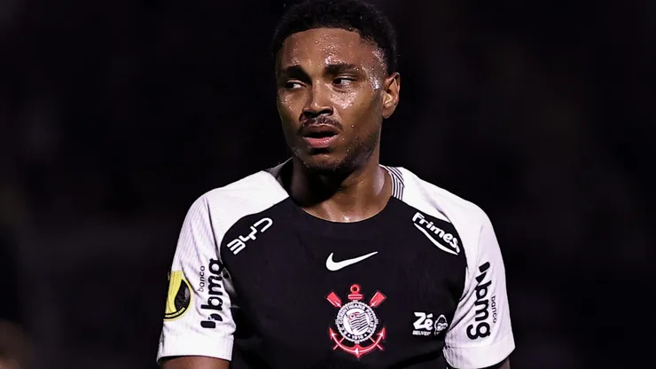 Vitinho vai seguir afastado no Corinthians.
