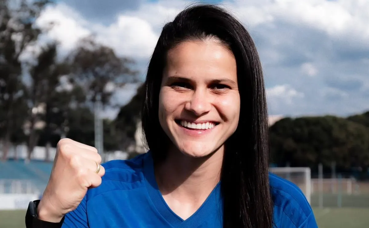 Cruzeiro oficializa a contratação da zagueira Isadora Amaral, ex-Palmeiras