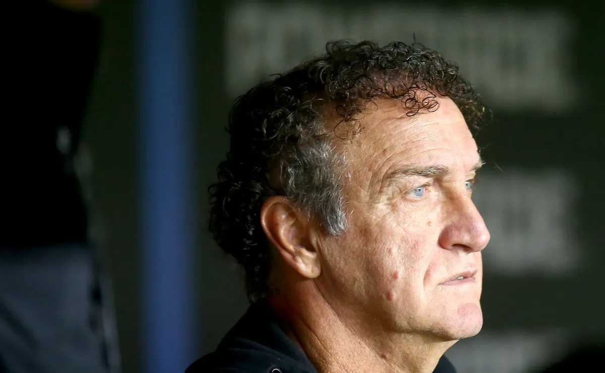 Cuca tem respaldo da diretoria do Santos e troca no comando técnico está descartada