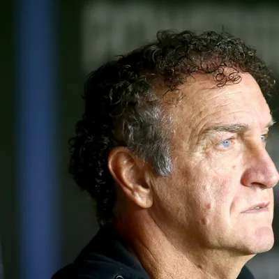 Diretoria do Santos banca Cuca no cargo após tropeço