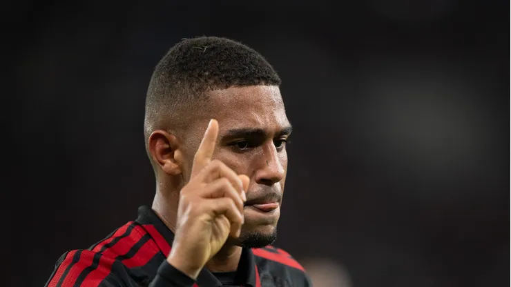 Samuel Lino comemorando gol pelo Fla.