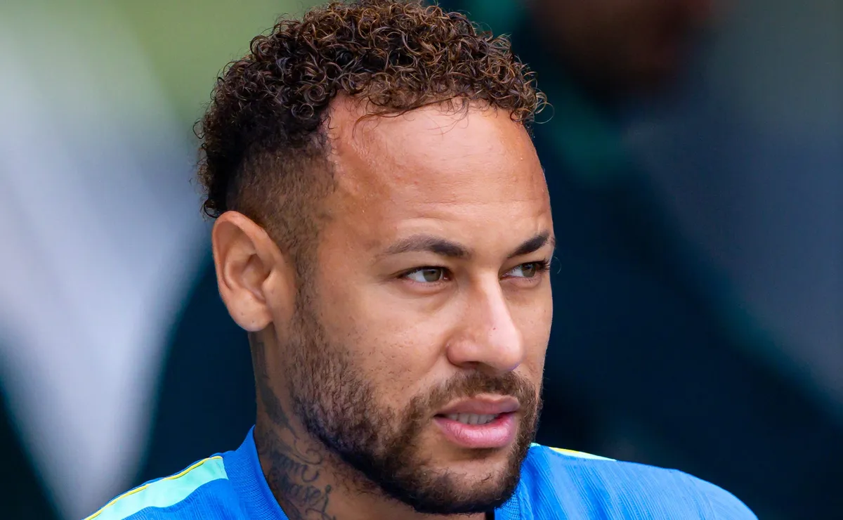 Neymar causa problemas no Santos e estaria sinalizando desejo de se aposentar do futebol