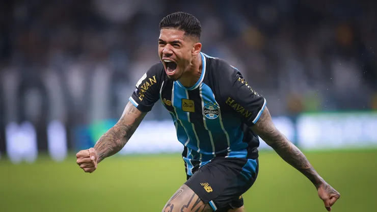 Diego Caito, jogador do Gremio comemora seu gol durante partida contra o Fluminense no estadio Arena do Gremio pelo campeonato Brasileiro A 2026. Foto: Maxi Franzoi/AGIF