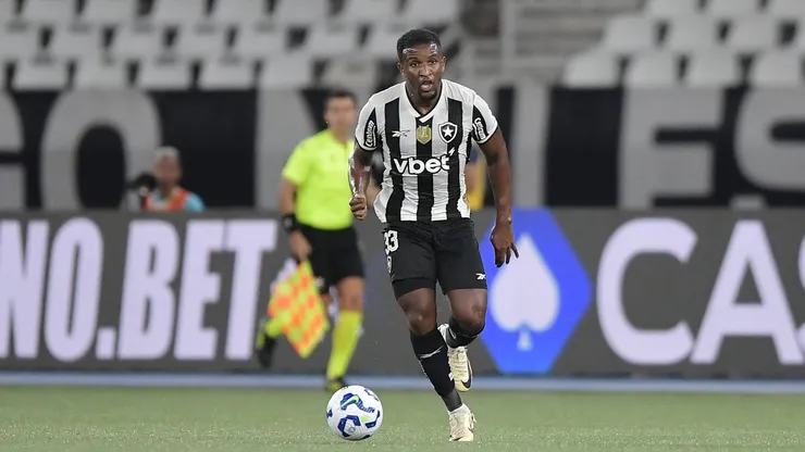 Elias Manoel jogador do Botafogo durante partida contra o Fluminense no estadio Engenhao pelo campeonato Brasileiro A 2025. Foto: Thiago Ribeiro/AGIF