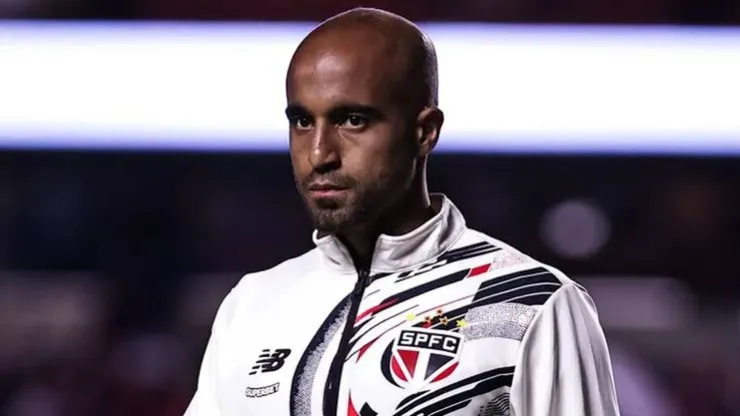 Lucas Moura em ação no São Paulo na temporada