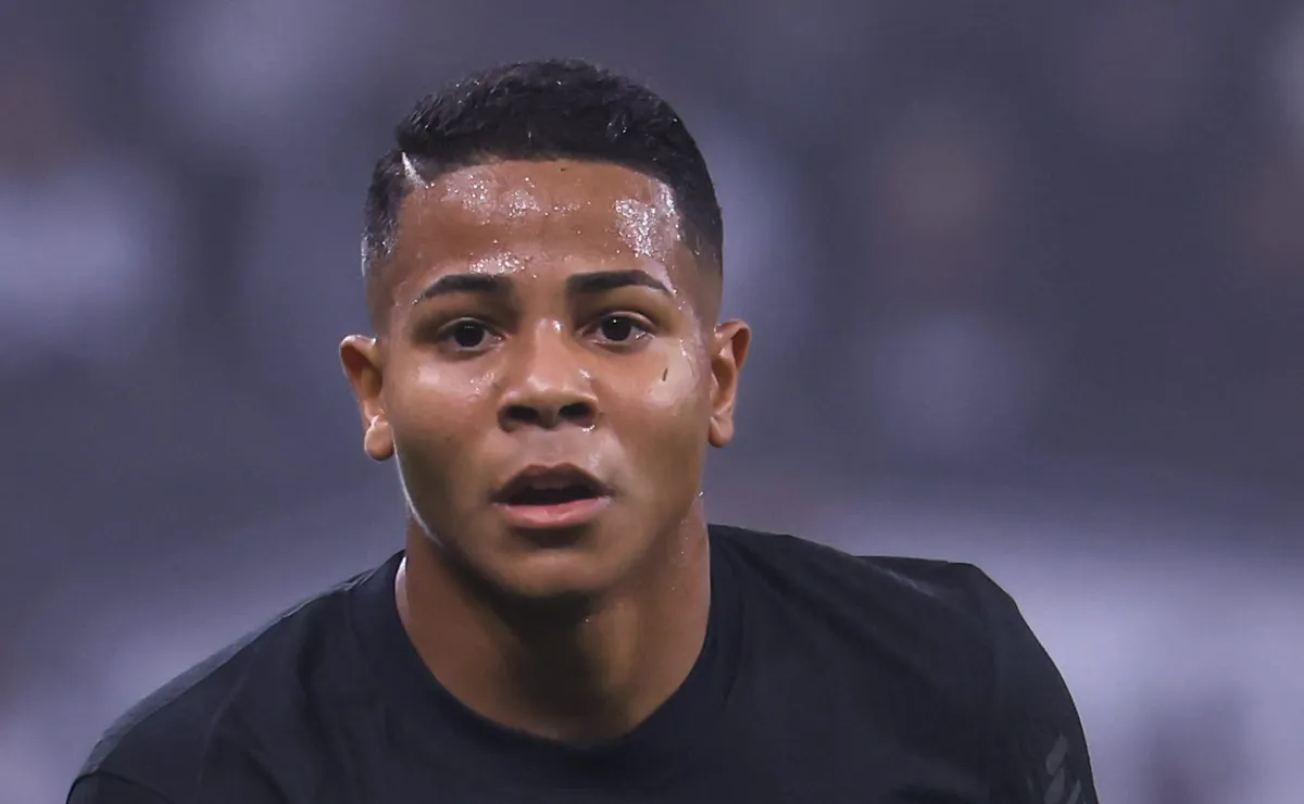 Cruzeiro vai retomar conversas para contratar Wesley após as lesões de Gabriel Pec e Sinisterra