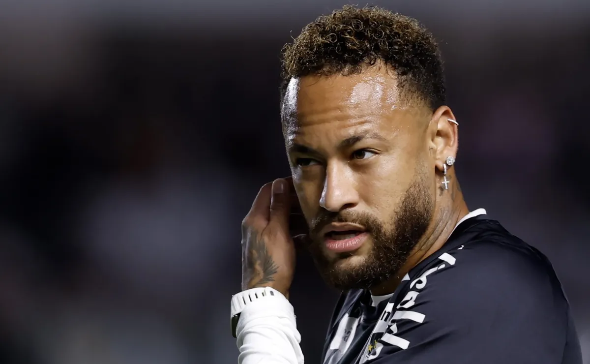 Neymar é relacionado e fica à disposição do Santos diante do Universidad Central de Venezuela