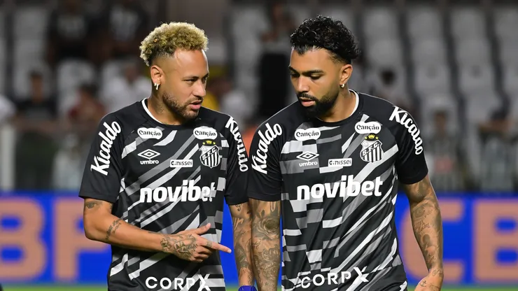 Neymar e Gabigol antes de partida pelo Santos. Foto: Jota Erre/AGIF