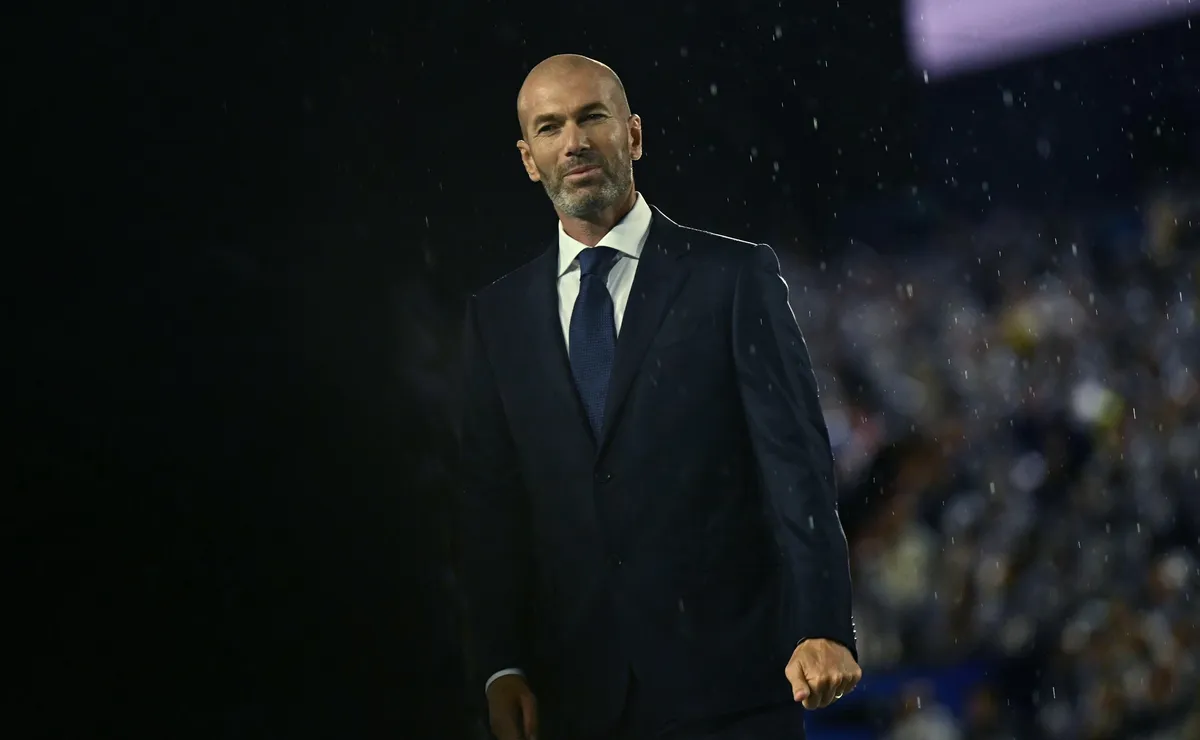 Zidane é anunciado como substituto de Deschamps na Seleção da França: “Única coisa que queria fazer”