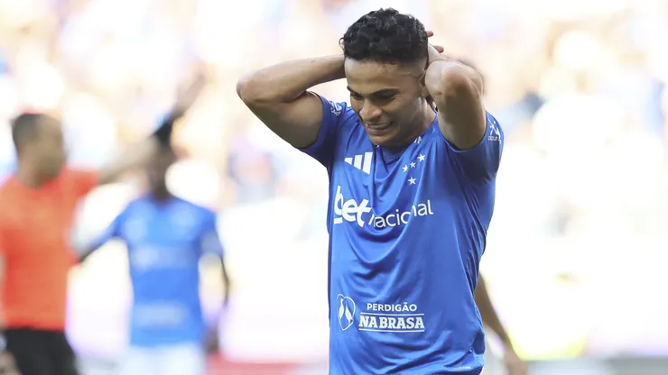 Bruno Rodrigues lamenta durante derrota para o Botafogo. Foto: Gilson Lobo/AGIF