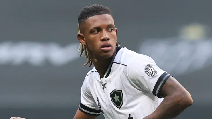 Danilo foi procurado pelo Flamengo.