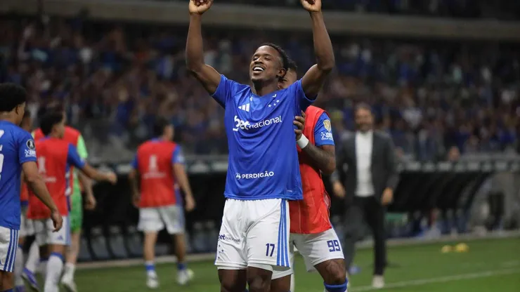 Cruzeiro tenta voltar a vencer no Brasileirão após derrota para o Botafogo.