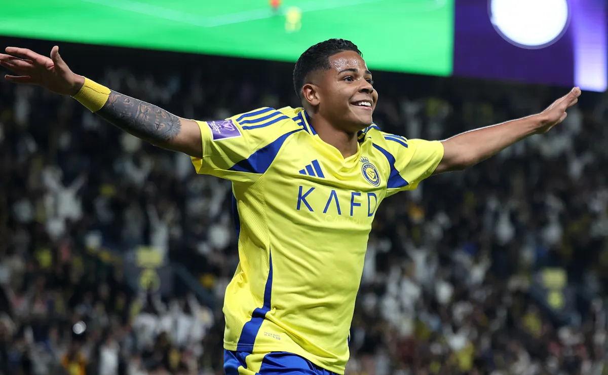 Cobiçado pelo Cruzeiro, Wesley, do Al-Nassr, supera Sinisterra em gols na temporada