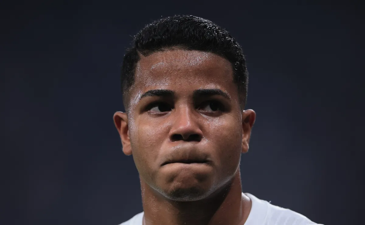 Corinthians promete derrubar transferban e Wesley recusa o Cruzeiro para esperar pelo Timão