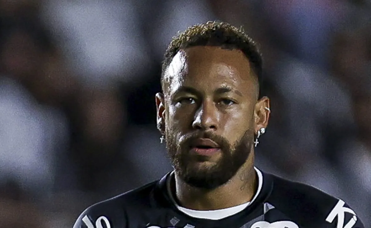 Neymar vive clima de adeus e deve deixar o Santos após o Brasileirão, informa portal