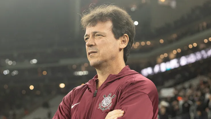 Fernando Diniz técnico do Corinthians durante partida contra o Platense na Neo Química Arena. Foto: Jefferson José/RP FOTOPRESS/AGIF