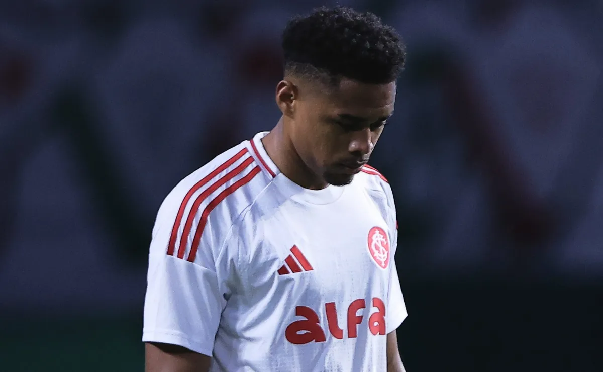 Sem Victor Gabriel, Internacional fica com apenas cinco zagueiros disponíveis para a sequência da temporada