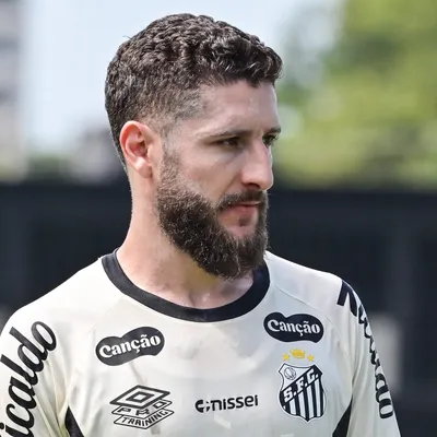 Sport mira contratação de Zé Rafael, afastado no Santos