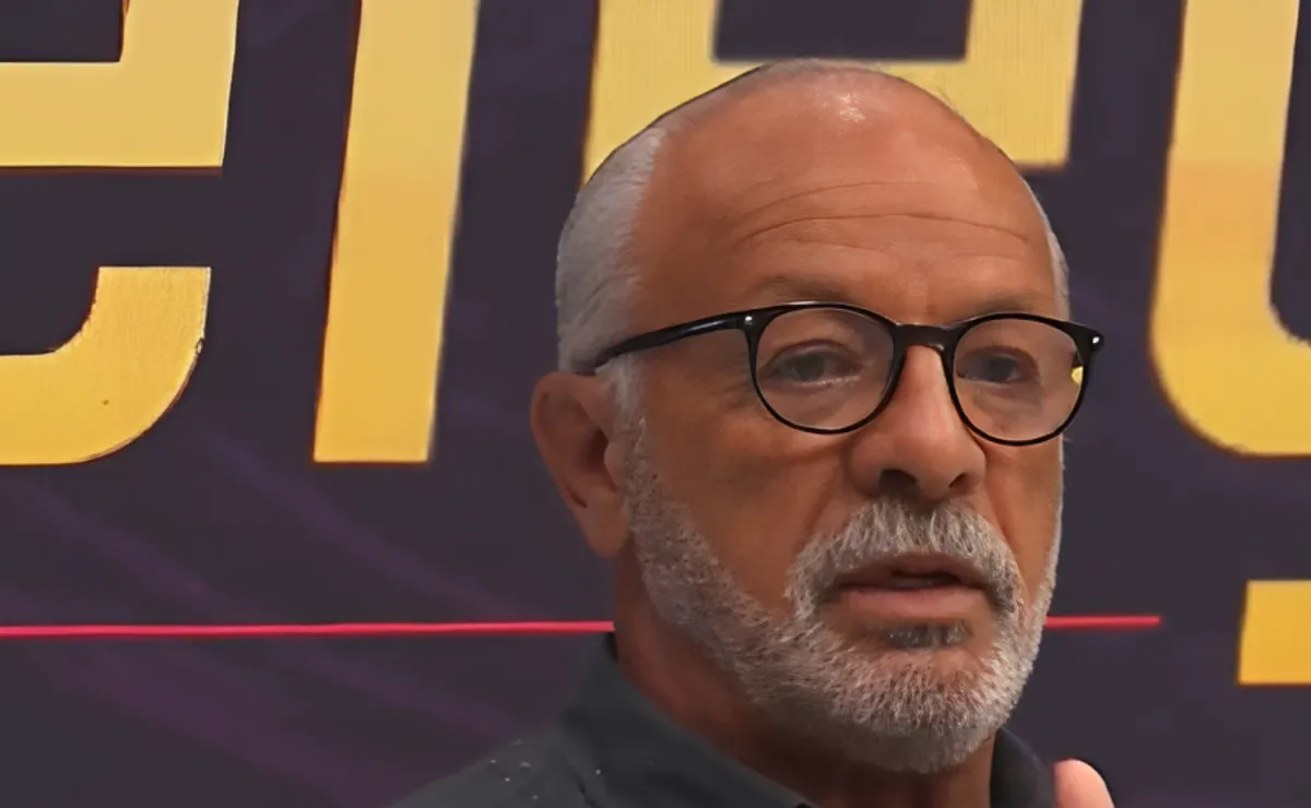 Júnior critica vazamento de notícias no Santos e vê cobranças de Neymar no vestiário como normal