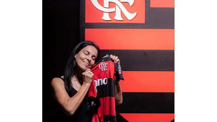 Thaisa Moreno anuncia aposentadoria. Foto: @flamengofutebolfeminino/Instagram