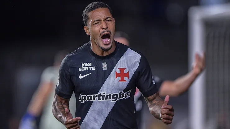 David comemora o gol de empate do Vasco conta o Mirassol, marcado por Andrés Gómez.