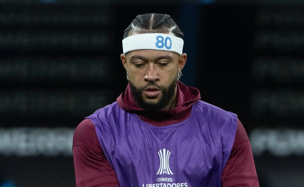 Gaviões comanda pressão e blinda renovação de Memphis no Corinthians em meio a polêmicas