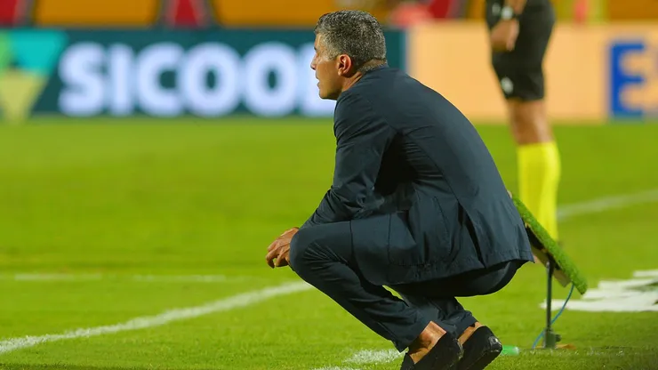 Pedro Emanuel tenta primeira vitória no Vasco para evitar marca negativa de Álvaro Pacheco - Foto Walmir CirneAGIF