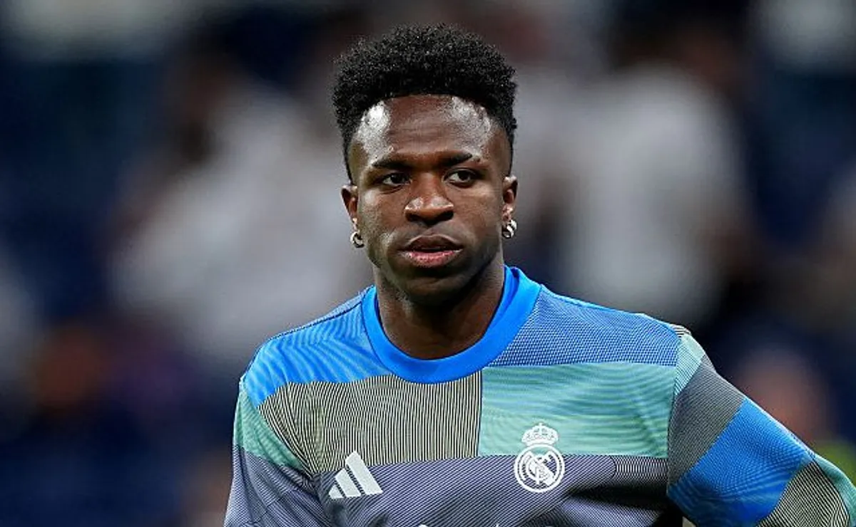 Arsenal desiste de Vini Jr. e atacante deve permanecer no Real Madrid, diz jornal espanhol