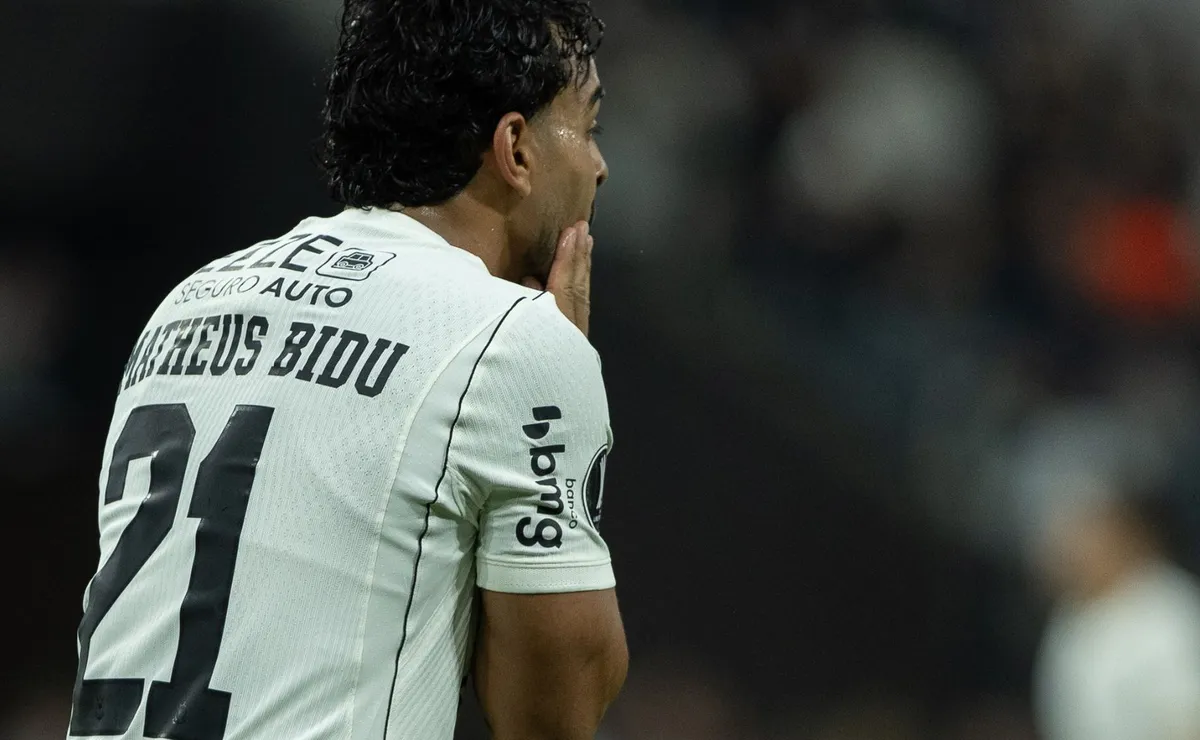 Matheus Bidu pode desfalcar Corinthians em sequência inédita após mais de um ano sem jogos seguidos
