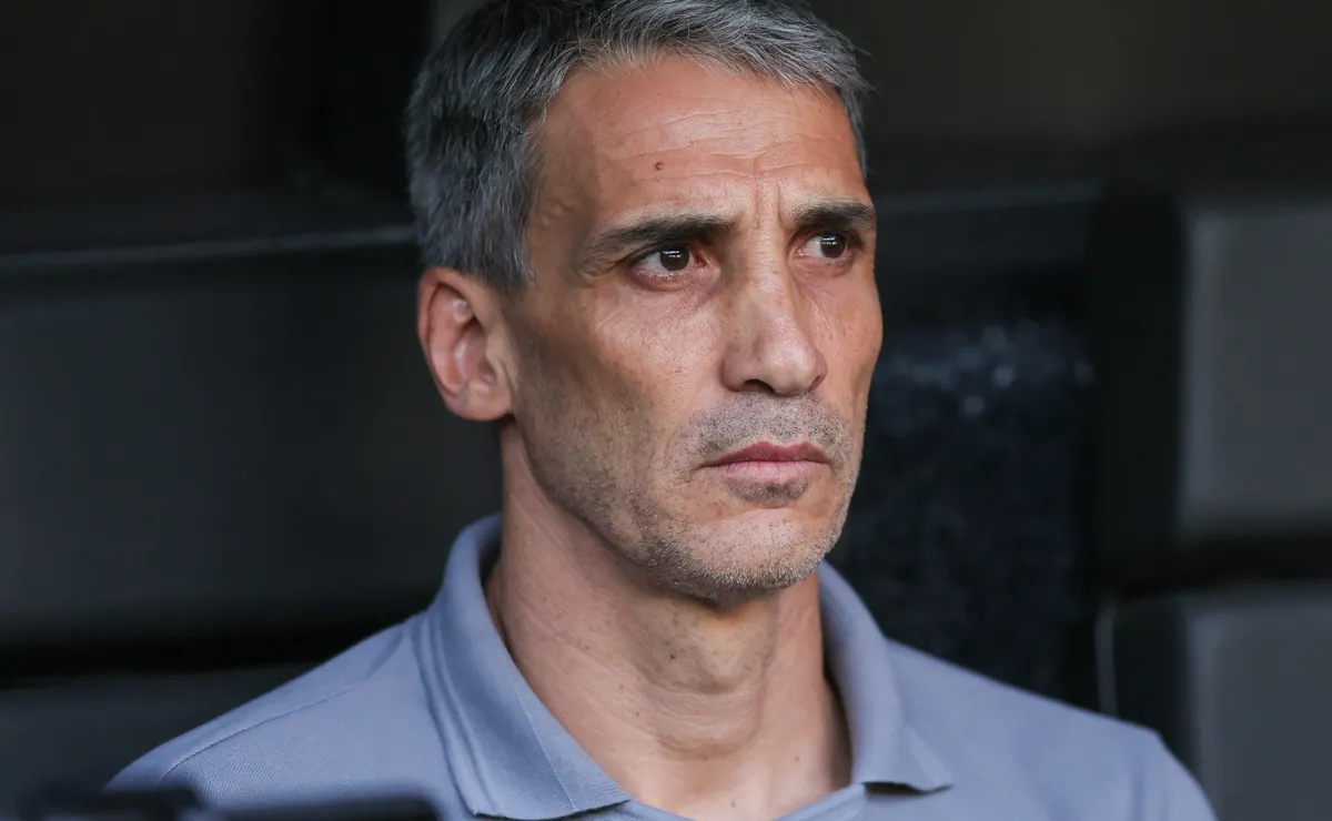Vojvoda, técnico do Racing, fala sobre Santiago Sosa em tom de despedida: “É uma peça-chave”