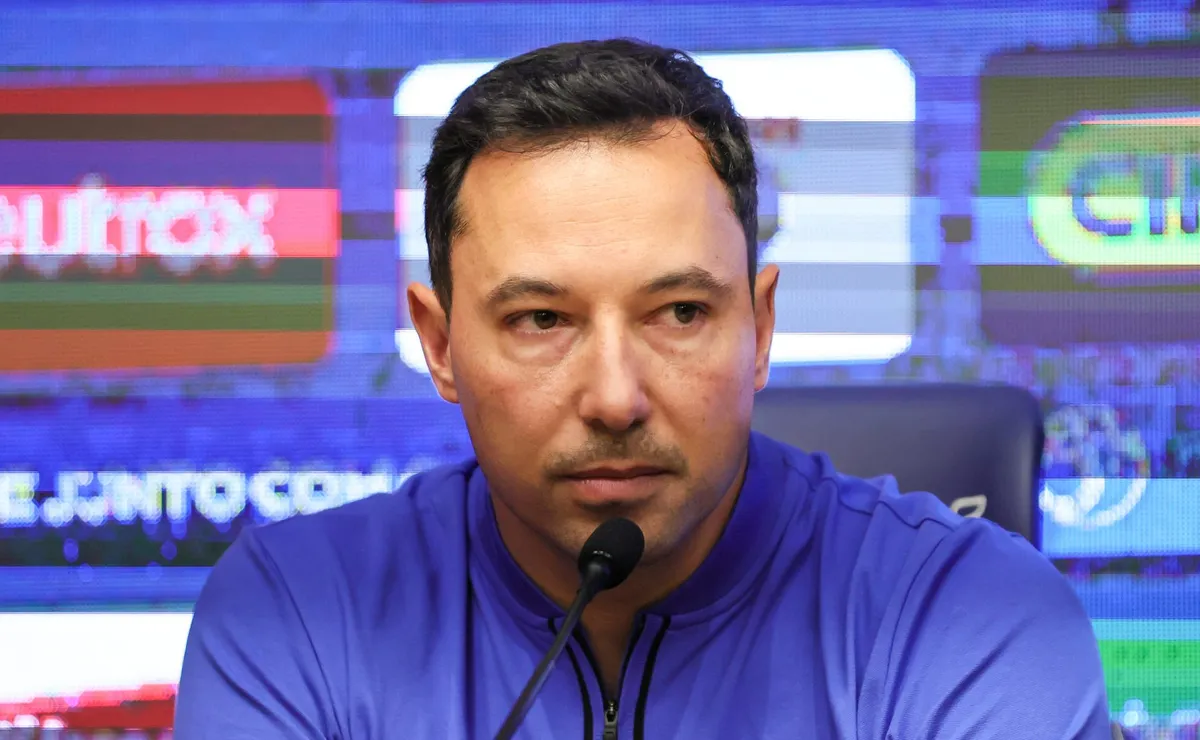 Cruzeiro trabalha para trazer reposições para desfalques por lesão, afirma Pedro Junio