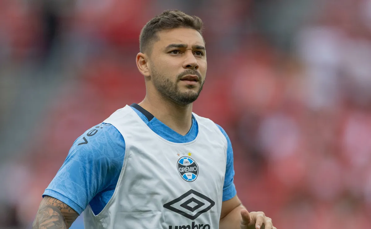João Pedro procura a diretoria sobre detalhes de negociação para possível saída do Grêmio