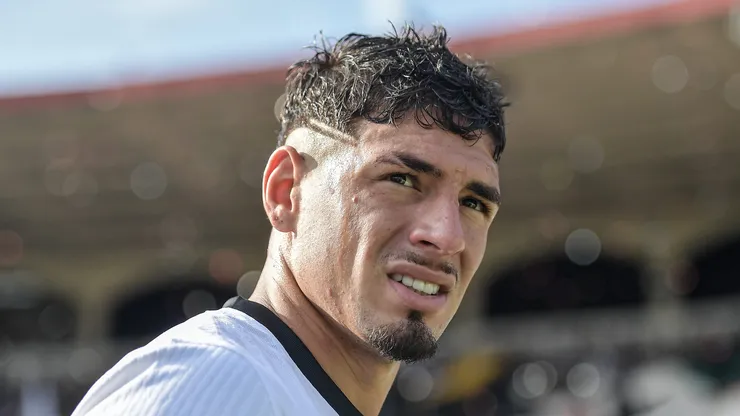 Alan Saldivia, do Vasco, interessa ao Huracán, da Argentina.