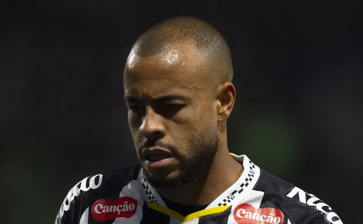 Mayke não aceita rescisão amigável com o Santos e o jogador entra na Justiça contra o clube