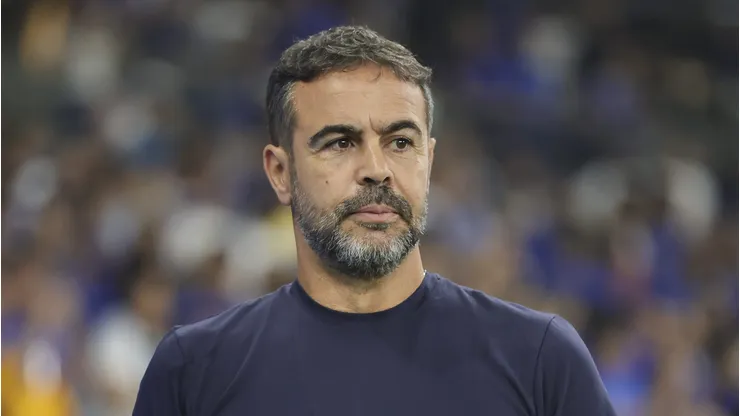 Artur Jorge no Cruzeiro. Foto: Gilson Lobo/AGIF