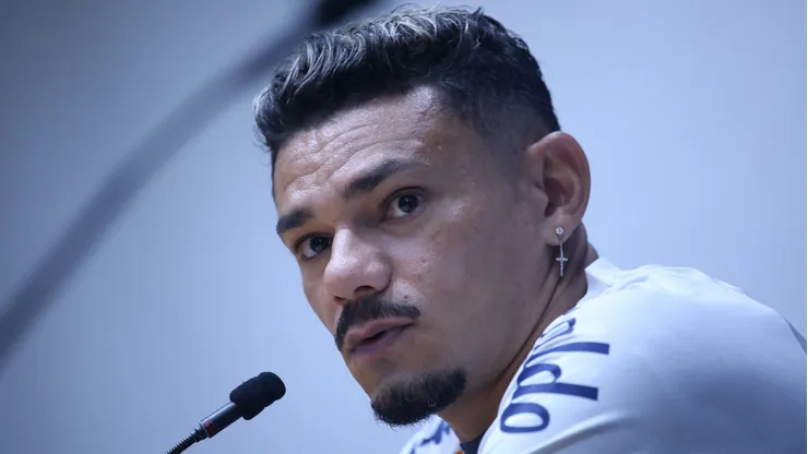Tiquinho Soares passou pelo Santos recentemente e está muito perto de reforçar o Sport