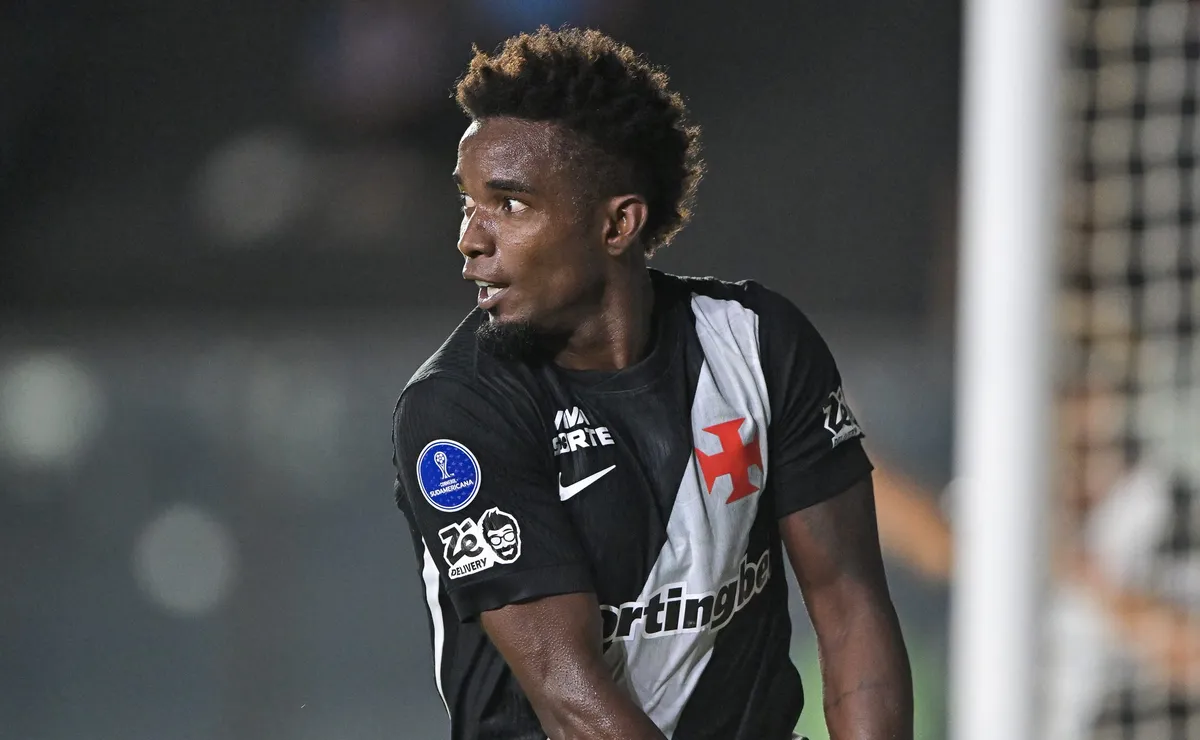 Thiago Mendes marca no fim, Vasco vence o Independiente Medellín e avança na Sul-Americana