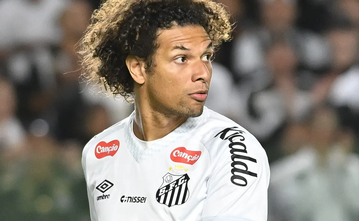 Willian Arão e Cuca brigam feio no vestiário do Santos: “Se você estiver incomodado, vai embora”