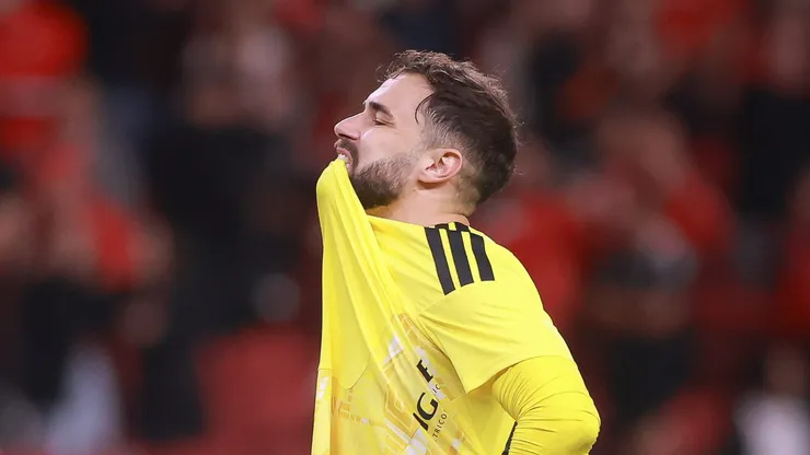 Matheus Cunha goleiro do Internacional lamenta empoate apos o fim partida contra o Flamengo no estadio Beira-Rio pelo campeonato Brasileiro A 2026