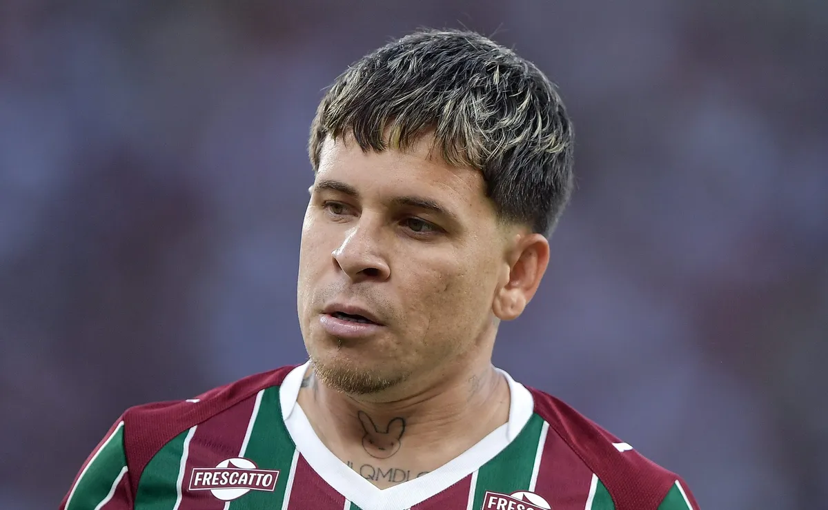 Soteldo manda recado ao Fluminense antes de duelo contra o Vasco: “Encarar da melhor maneira”