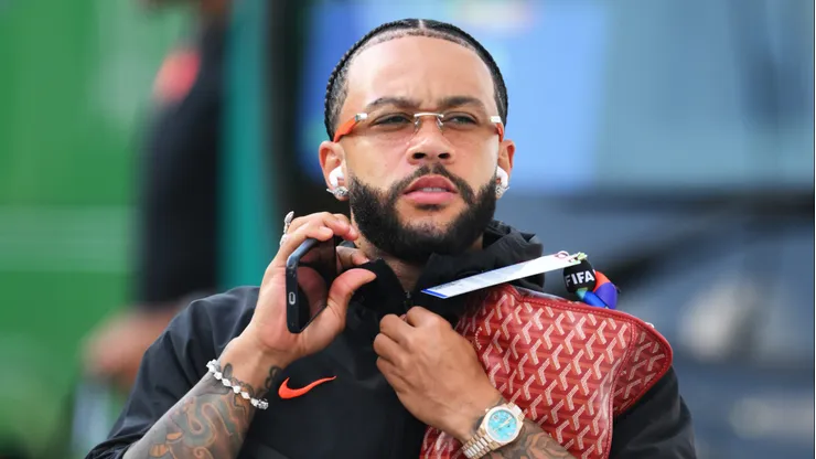 Memphis Depay quer voltar a jogar logo pelo Corinthians.