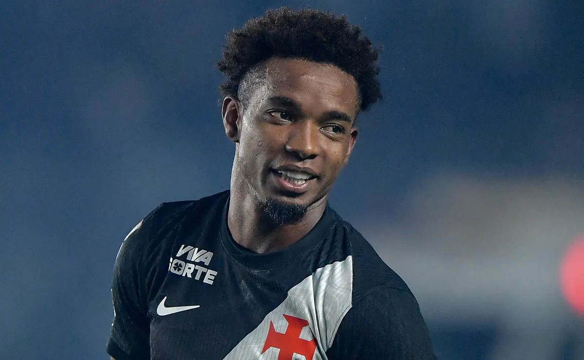 Thiago Mendes exalta classificação do Vasco e mira clássico decisivo contra o Fluminense